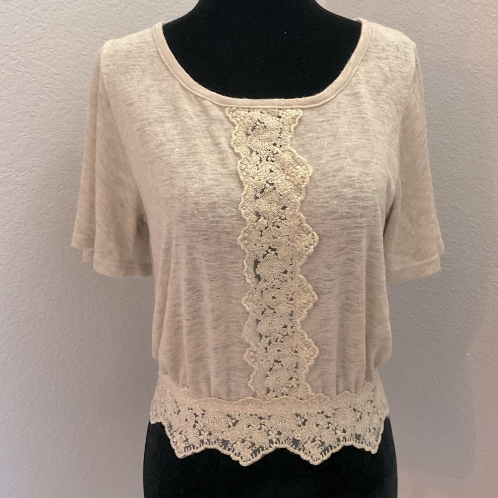 Daytrip crop top Size M Embroidered/Lace